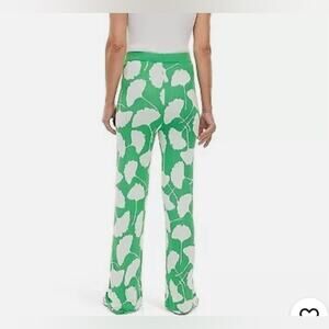 Diane Von Furstenburg Pants Lounge Green and White Ginko Leaf Print size XS